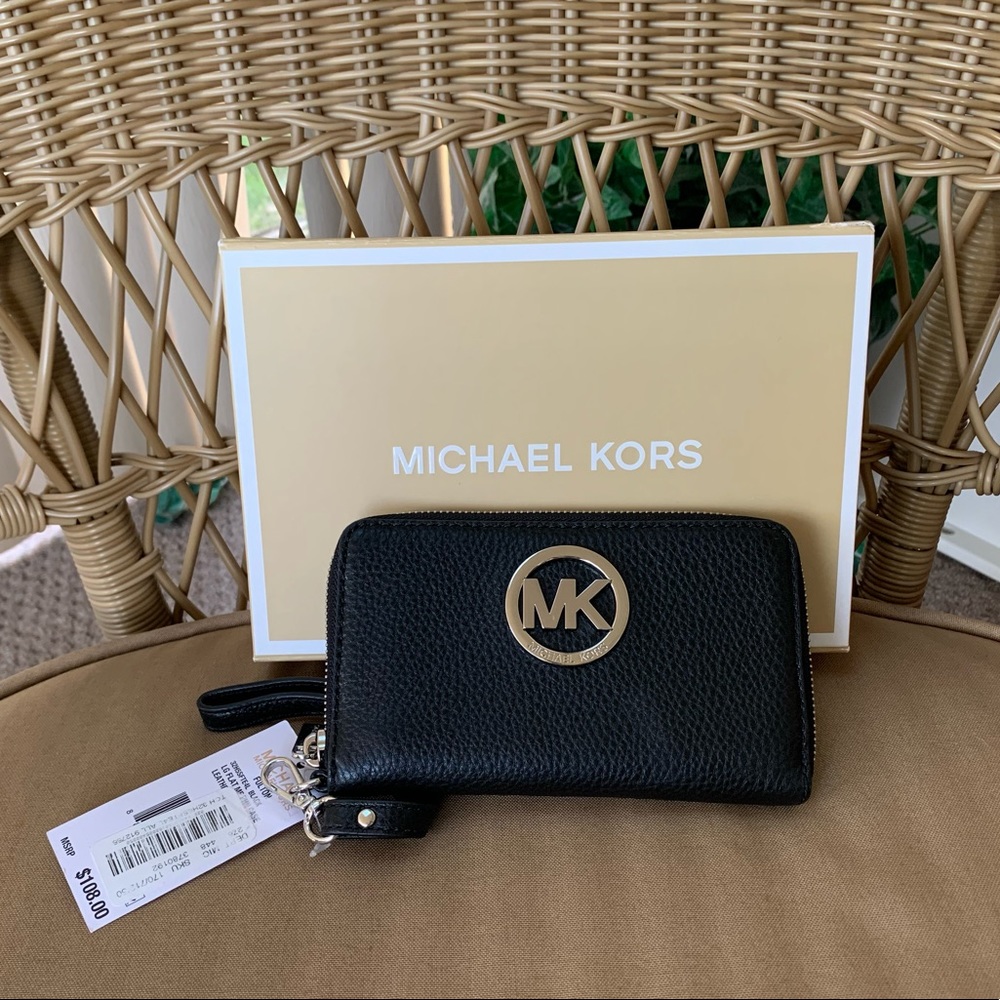 NWT Michael Kors Fulton Leather Phonecase Wristlet